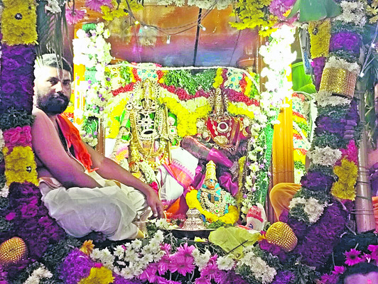 నేత్రపర్వం.. నెట్టికంటుడి రథోత్సవం 1