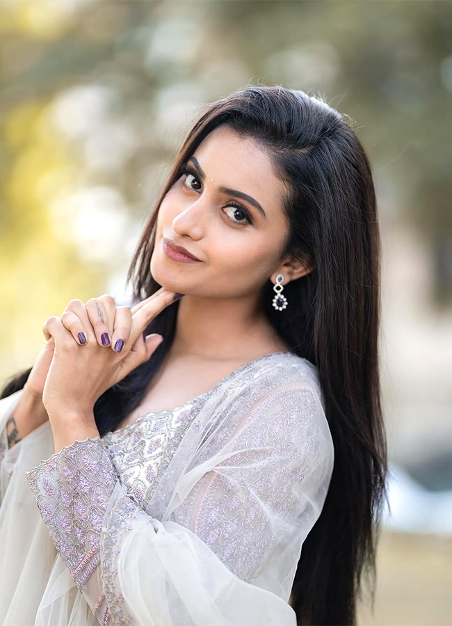 Actress Deepika Pilli photos goes viral6
