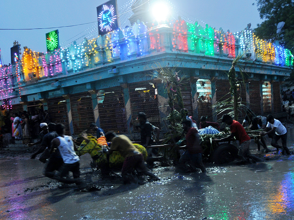 Around Sri Chowdeswari Mata Temple in Kallur4