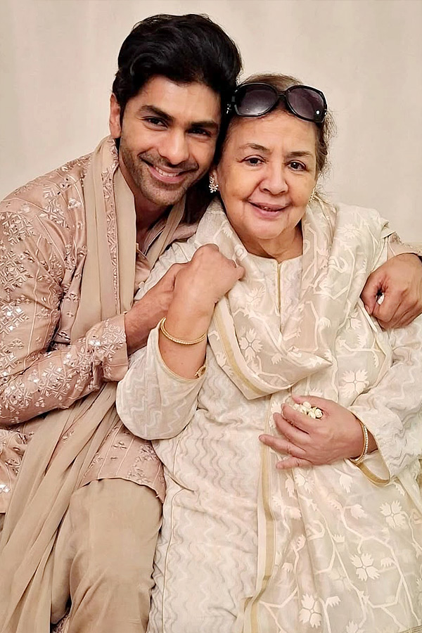Celebrities make a splash At a grand Eid party Photos9