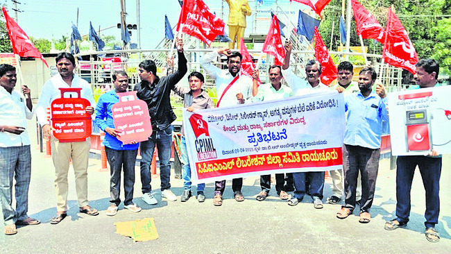 విద్యార్థుల కోసం అదనపు బస్సులు నడుపుతాం 3