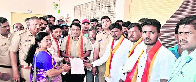 రహదారి నిర్మాణంలో లోపాలు1