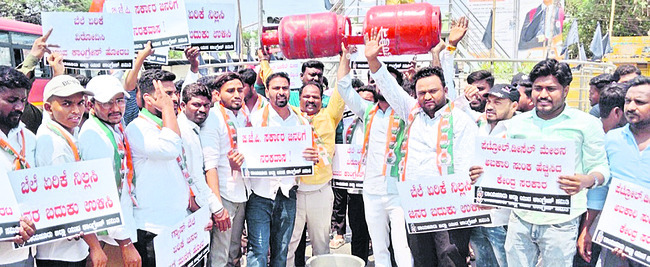 విద్యార్థుల కోసం అదనపు బస్సులు నడుపుతాం 2