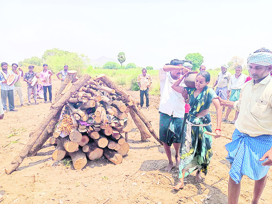వాగులో పడి   వృద్ధురాలి దుర్మరణం 1