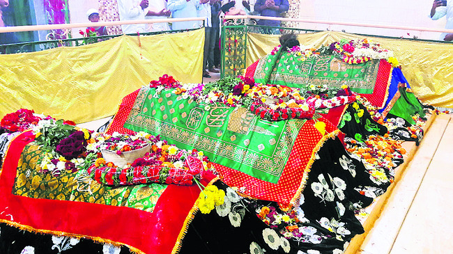 మతసామరస్యానికి ప్రతీక.. కమలాపురం ఉరుసు1