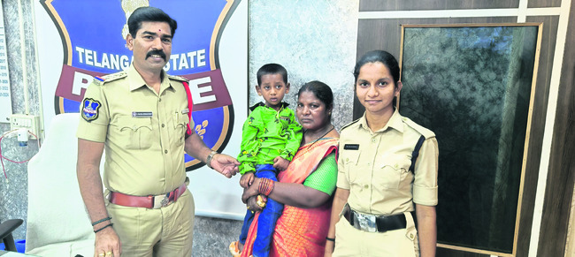 బాలుడి అదృశ్యం.. అరగంటలో గుర్తించిన పోలీసులు1