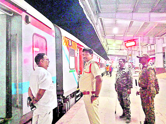 నేరాల కట్టడికి చర్యలు 
1