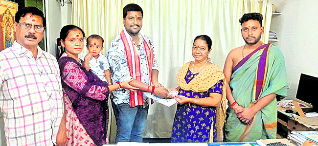 స్టాంప్‌ వెండార్లపై కత్తి 8