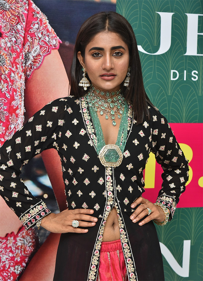 Models Shine At Hi Life Jewels Exhibition: Photos3