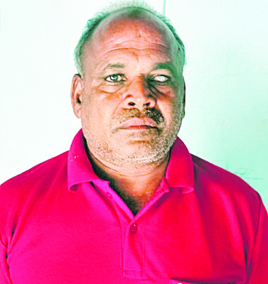 అడుగంటిన నీళ్లు.. ఎండిన చేన్లు 2