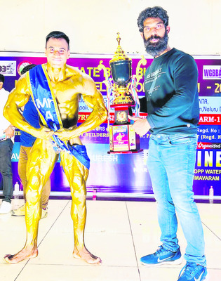 హాస్టల్‌ గదిలో ఉరేసుకుని విద్యార్థిని ఆత్మహత్య 1