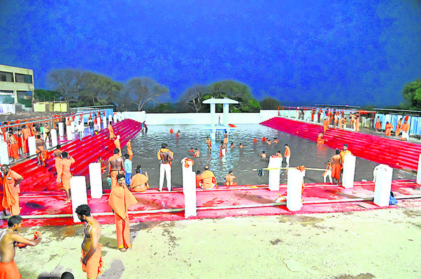 దారులన్నీ కొండగట్టుకే..2