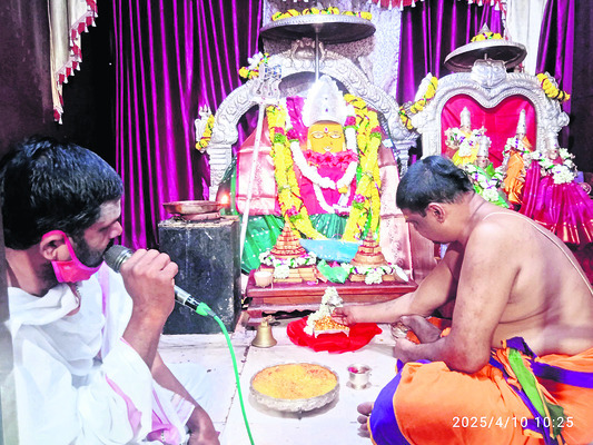 ఊంజల్‌ సేవలో  కల్యాణ రామయ్య1