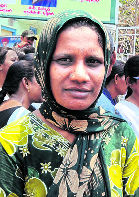 సీఎం మొదటి సంతకానికే  దిక్కులేకపోతే ఎలా? 
1