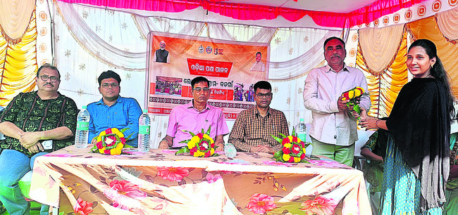 ఆకట్టుకున్న కళా ప్రదర్శన 1