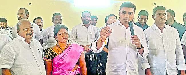 మీకు ఏ కష్టం వచ్చినా అండగా ఉంటాం 1