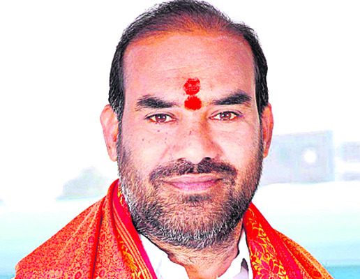 గాలిలో దీపం.. గల్ఫ్‌లో జీవనం1