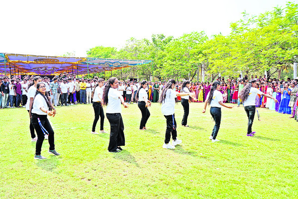 పారిశ్రామికవేత్తలుగా రాణించాలి 1