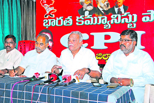 ట్రాఫిక్‌కు అంతరాయం 1