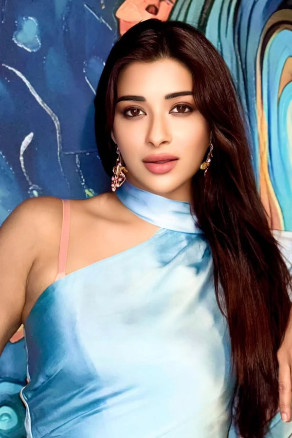 Ram Charan's Orange Movie Ex-Girlfriend Nyra Banerjee, How Is She Now: Photos14