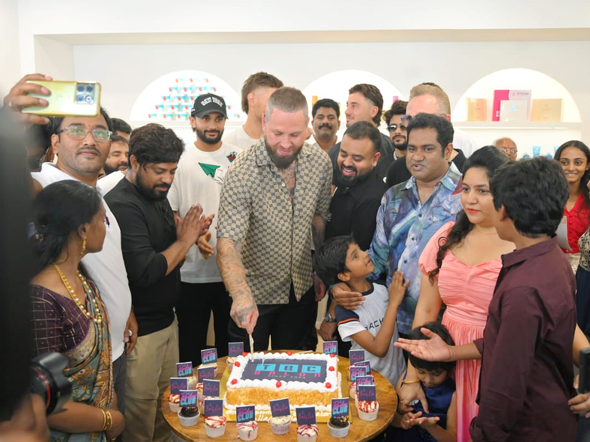Sunrisers Hyderabad Player Nitish Kumar Reddy launches TBC salon In Nallagandla Photos2