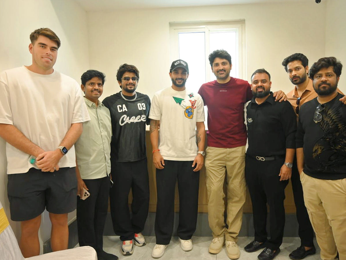 Sunrisers Hyderabad Player Nitish Kumar Reddy launches TBC salon In Nallagandla Photos3