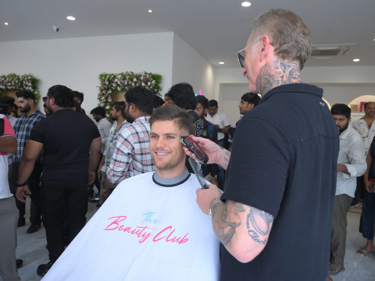 Sunrisers Hyderabad Player Nitish Kumar Reddy launches TBC salon In Nallagandla Photos4