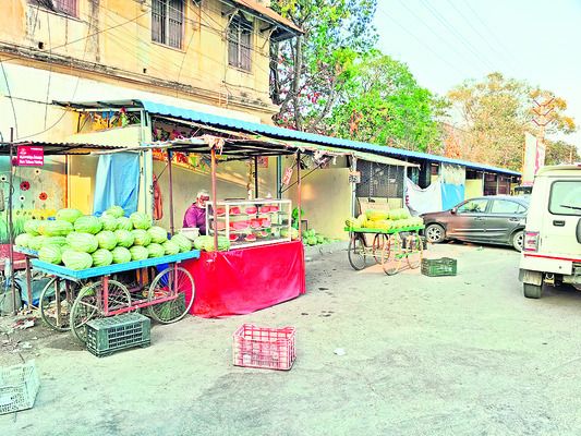 దిక్కు దిక్కునా ధనం1