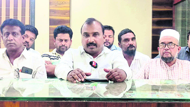 న్యాయ సేవలపై అవగాహన  కలిగి ఉండాలి
2