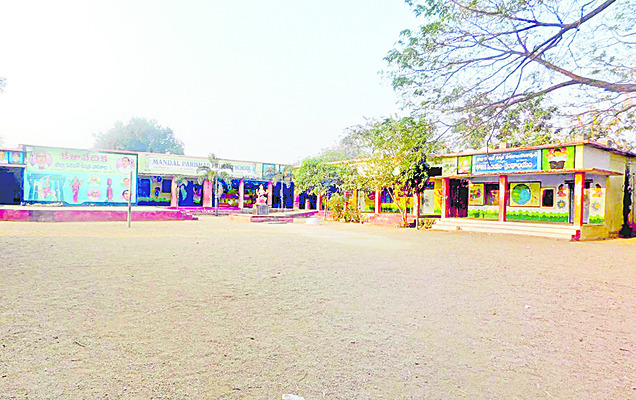 బడి.. భయపెడుతోంది2