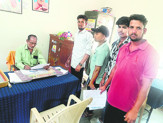 దరఖాస్తుల వెల్లువ 2