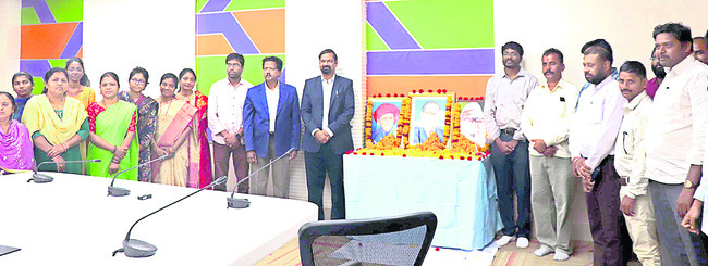 అణగారిన వర్గాల ఆశాజ్యోతి పూలే2