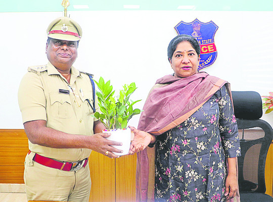 కొండపోచమ్మ హుండీ ఆదాయం రూ.8లక్షలు 
1