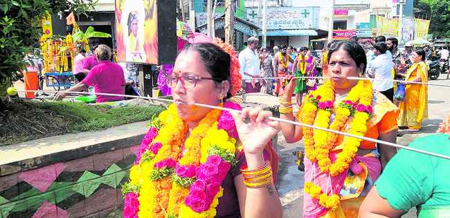 ఉప్పొంగిన భక్తి భావం 2