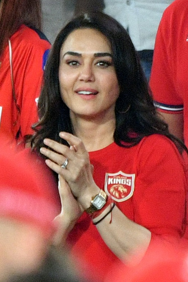 Celebrities In IPL Match at Hyderabad Uppal Cricket Stadium Photos5