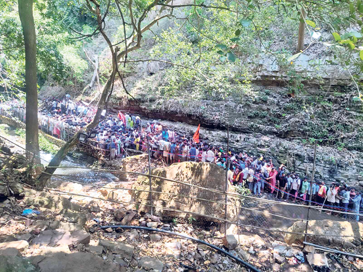 Saleshwaram Lingamaiah Swamy Jatara at Nallamala Hills17