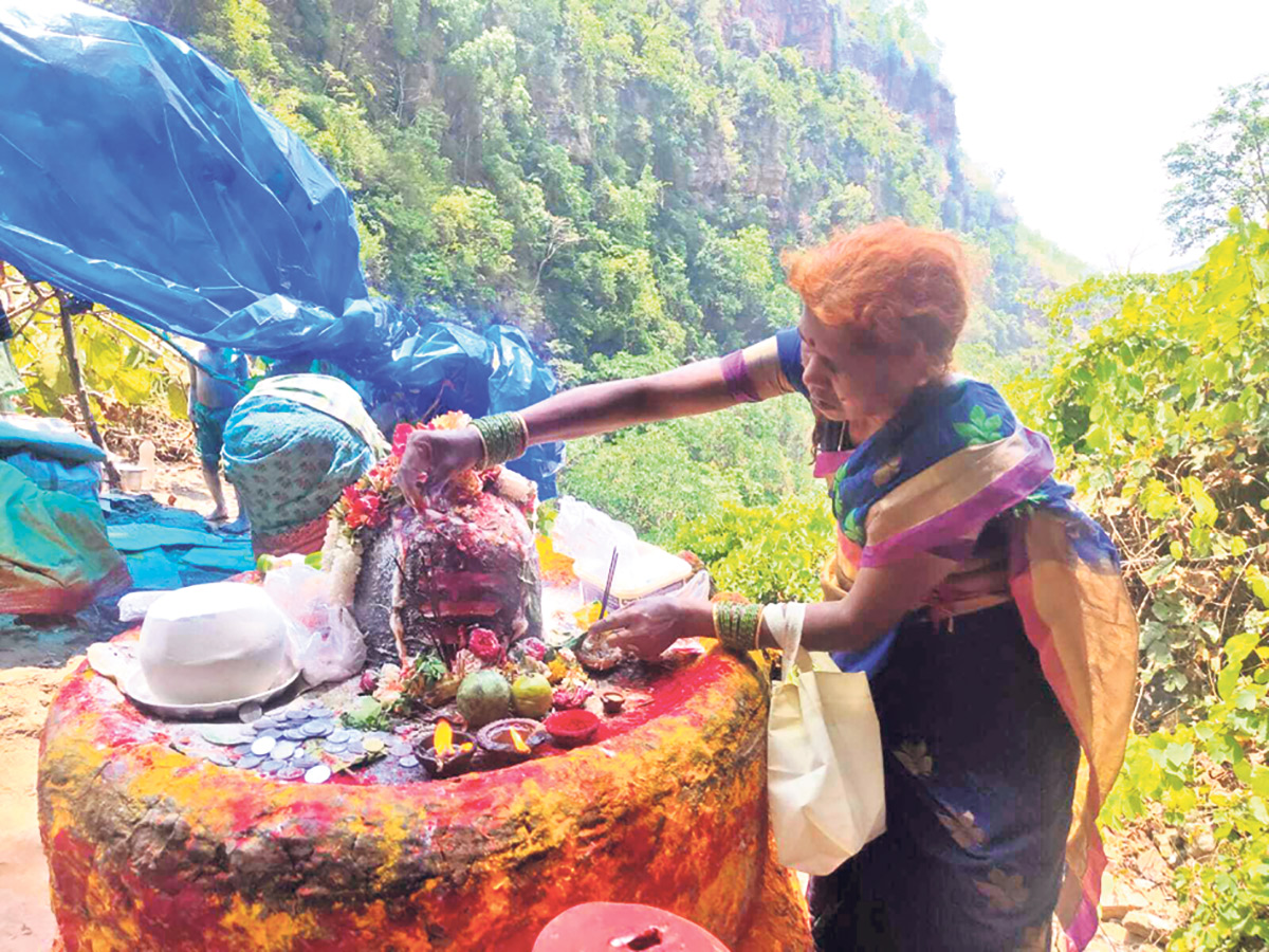 Saleshwaram Lingamaiah Swamy Jatara at Nallamala Hills20