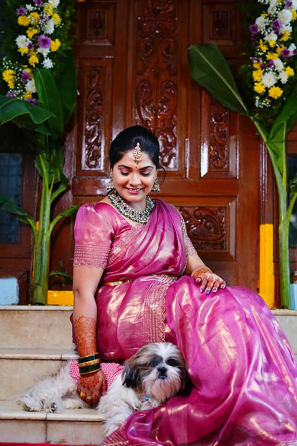Serial Actor Sai Kiran Wife Sravanthi Shares Beautiful Pictures On Social Media 6