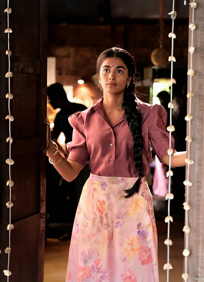 Suriya and Pooja Hegde Retro Movie Stills HD8