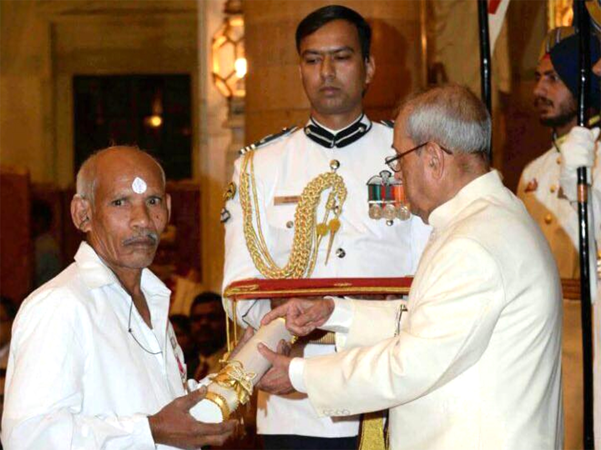 హరిత యాత్రలో అలసిన వనజీవి.. రామయ్య అరుదైన చిత్రాలు | vanajeevi ramaiah ...