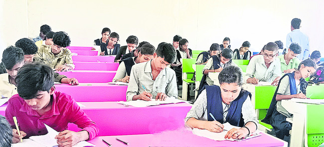 సెకెండియర్‌లో 74 శాతం.. 
1