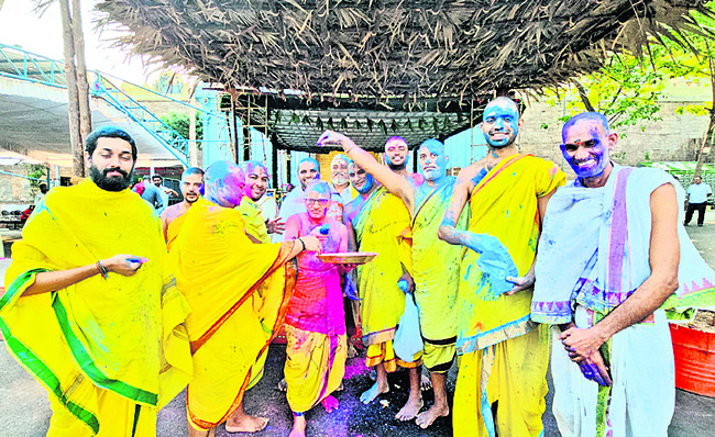 నేత్రపర్వం.. వసంతోత్సవం2