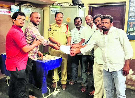 పౌరసరఫరాల రాష్ట్ర చైర్మన్‌ ఆకస్మిక తనిఖీ   2