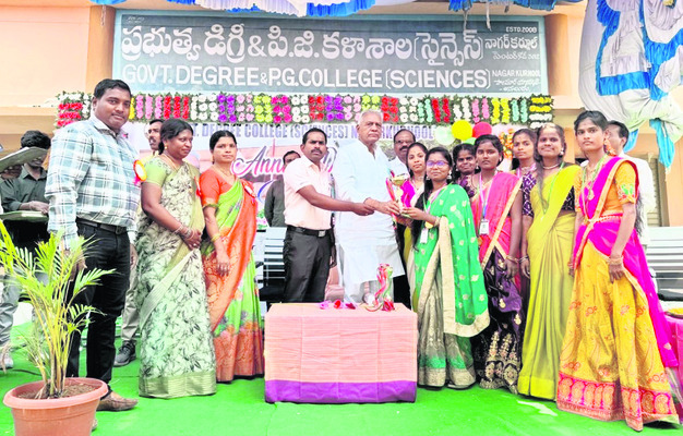 విద్యారంగం అభివృద్ధికే తొలి ప్రాధాన్యత
1