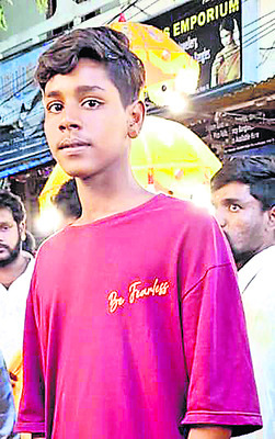 ట్రాక్టర్‌ డ్రైవర్‌ అజాగ్రత్తతో బాలుడి బలి..
1