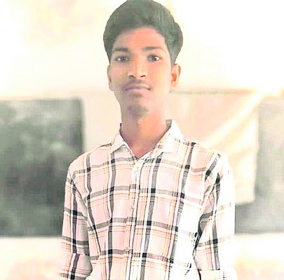 ‘టాప్‌’ లేపిన ఆటోడ్రైవర్‌ కుమార్తె3