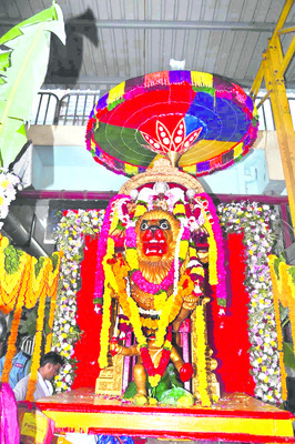 సింహ వాహనంపై ఆది దంపతులు1