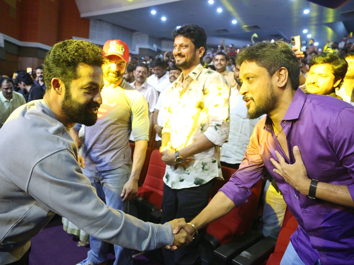 Arjun Son Of Vyjayanthi Pre Release Event Photos18