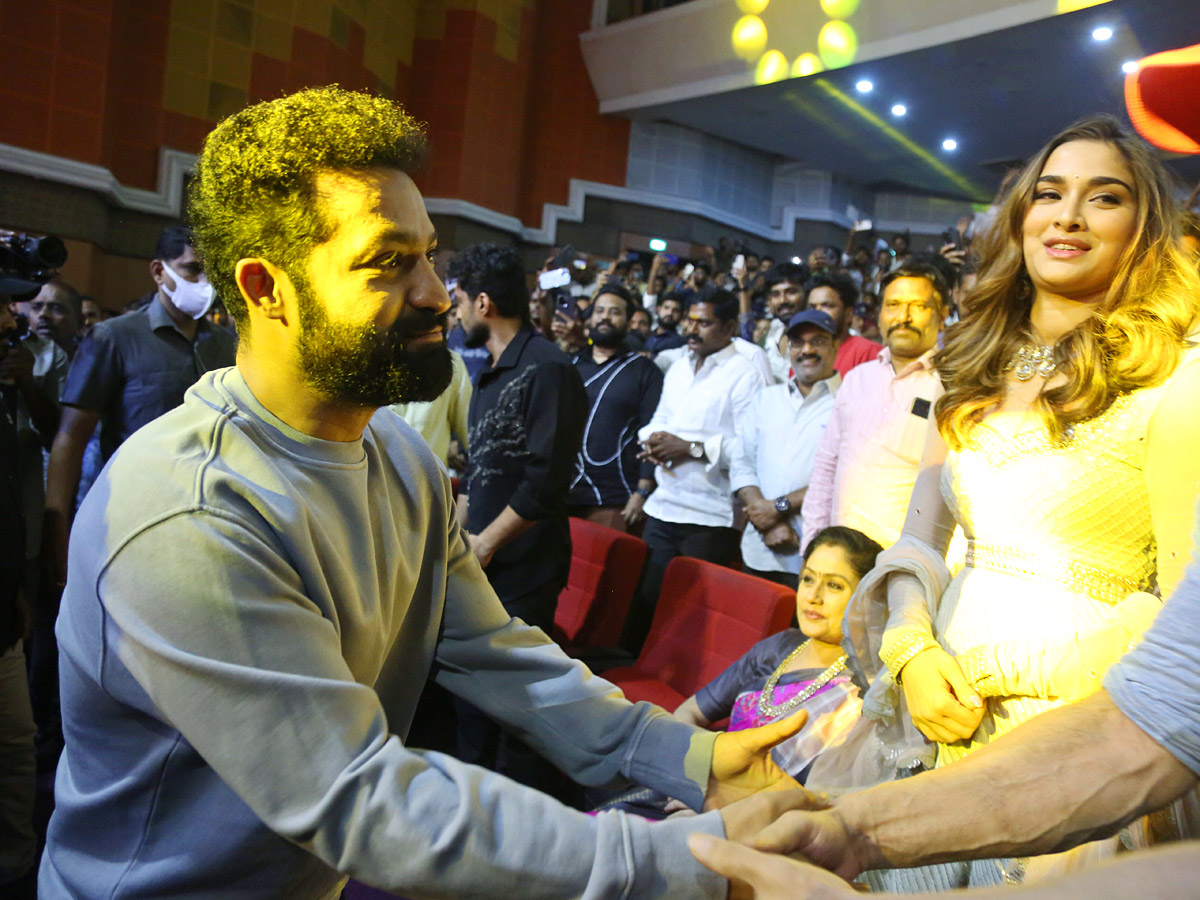 Arjun Son Of Vyjayanthi Pre Release Event Photos19