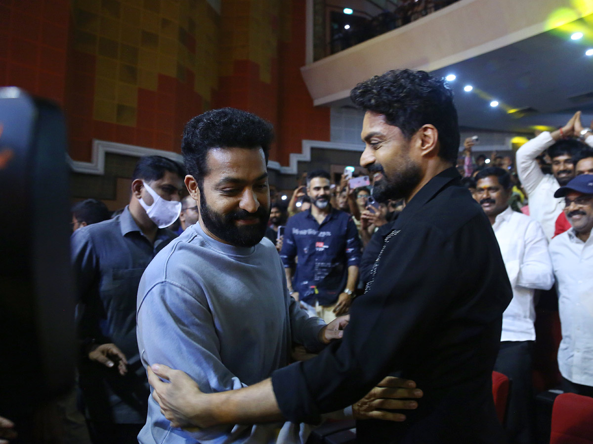 Arjun Son Of Vyjayanthi Pre Release Event Photos22